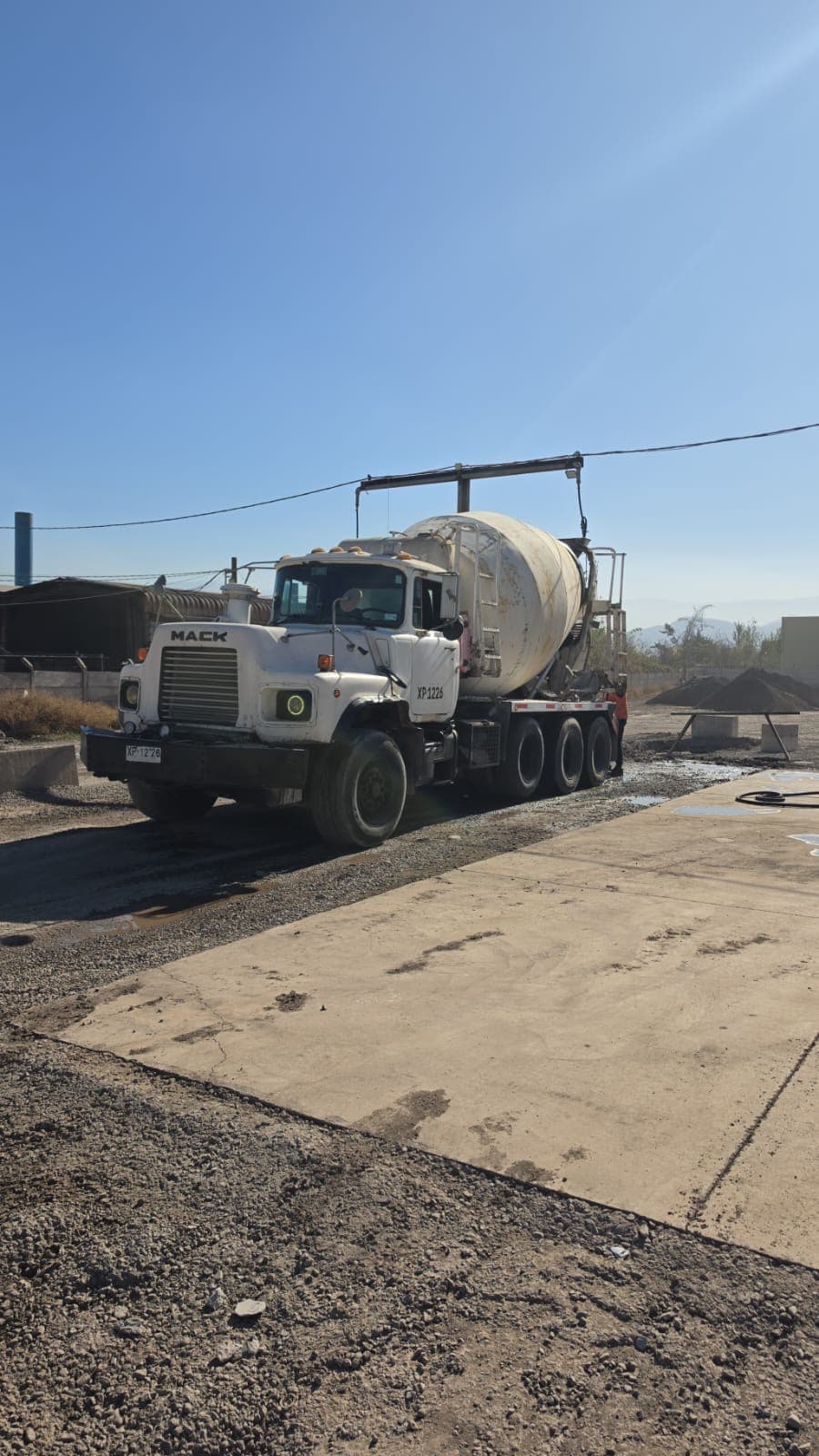 Camión mixer con cordillera